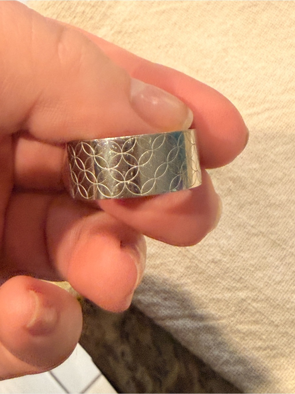 Louis Vuitton Silver-Tone LV Logo Men's Band Ring - Picture 5 of 7